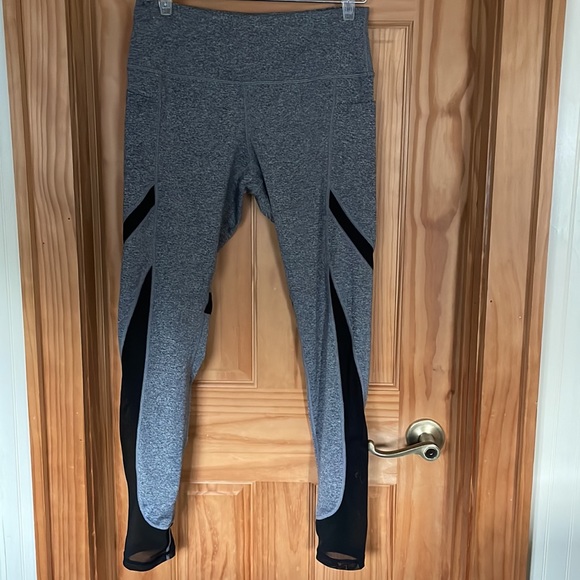 Women’s Yoga Leggings with Side Pocket and Tummy Control-Medium - Picture 4 of 8